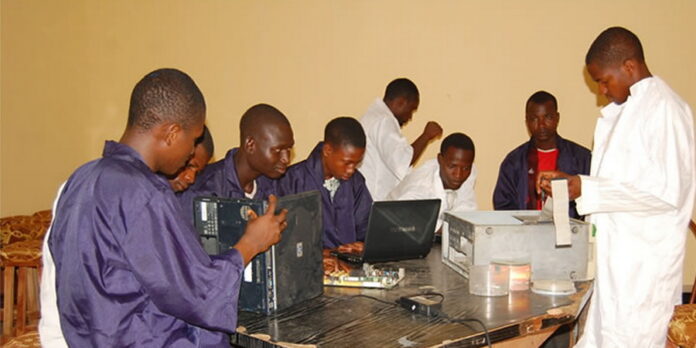 Cameroun : Les TIC ont généré plus de 6 000 emplois directs en 15 ans Cameroun : Les TIC ont généré plus de 6 000 emplois directs en 15 ans
