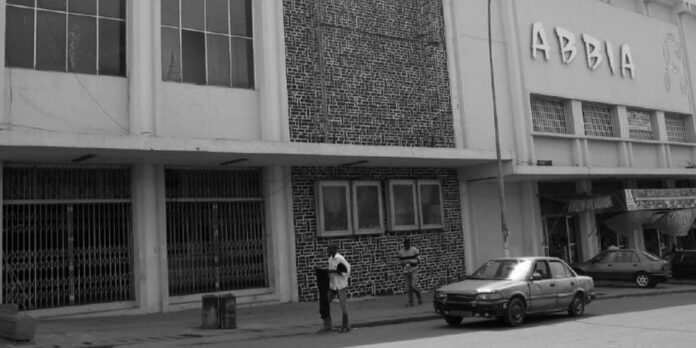 Divertissement : Le français Canal+ va construire une salle de cinéma au Cameroun Divertissement : Le français Canal+ va construire une salle de cinéma au Cameroun