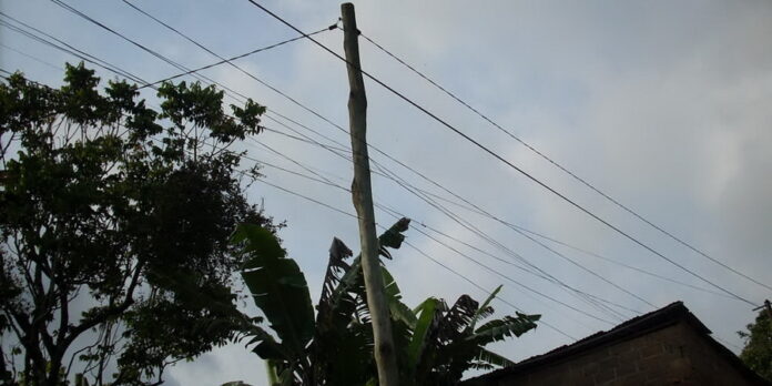 Déployer la fibre optique via le réseau électrique peut réduire les coûts de 80%, selon le régulateur camerounais Déployer la fibre optique via le réseau électrique peut réduire les coûts de 80%, selon le régulateur camerounais