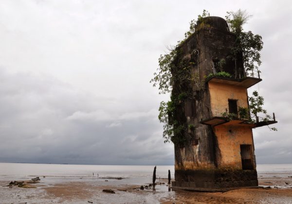 La phare de manoka devenue une prison coloniale