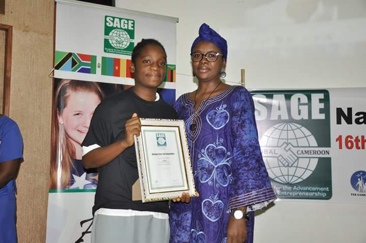 Au Cameroun, le prix de l’innovation SAGE revient au projet LAMA de Divine Dongo, 14 ans