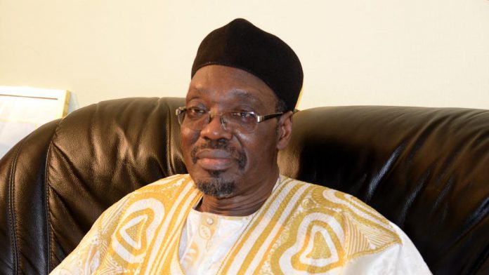 Issa Tchiroma : “Le gouvernement a acquis les 500 000 ordinateurs en Chine à raison de 100 000 F.CFA l’unité”