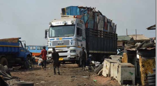 European e-waste posons africa's food chain 2 Crédit photo, Martin Holzknecht, Arnika.