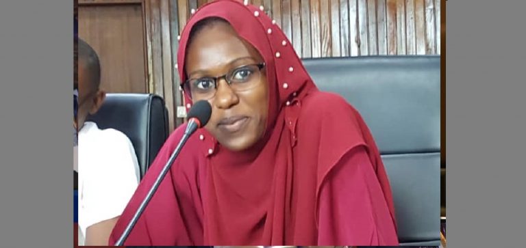 Madina Mohamadou : « Avec SMARTSCOPE, l’on peut faire l’examen du paludisme et son diagnostic où que l’on se trouve » Madina Mohamadou : « Avec SMARTSCOPE, l’on peut faire l’examen du paludisme et son diagnostic où que l’on se trouve »