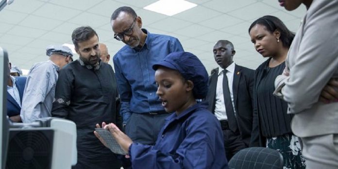 Au Rwanda, l’Ougandais Ashish Thakkar lance Mara Phones, la première usine de production de smartphone en Afrique