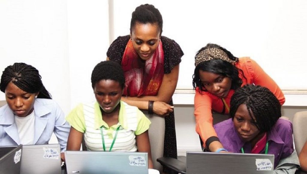 Nigeria : le gouvernement réaffirme la nécessité d’impliquer plus de femmes dans le numérique