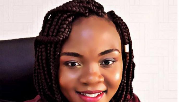 Alvine Flora HANDOU CHOUPO  et sa « VuSur » l’e-commerce !