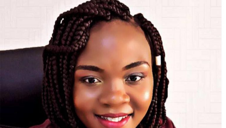 Alvine Flora HANDOU CHOUPO  et sa « VuSur » l’e-commerce !