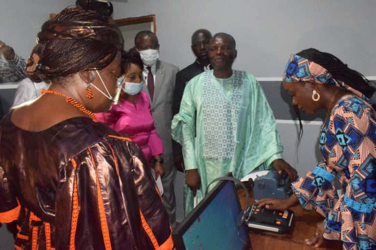 Cameroun: Minette Libom Li Likeng offre un centre multimédia inclusif aux jeunes aveugles de Yaoundé