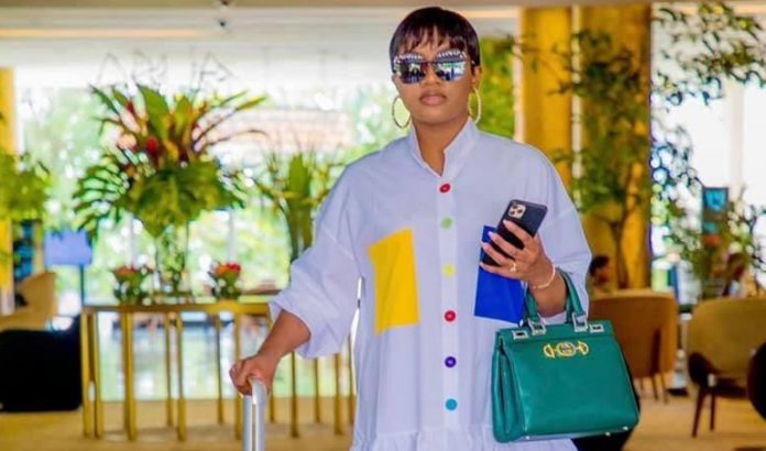 Cameroun : L’interdiction de l’influenceuse Nathalie Koah à l’Ucac pour une conférence fait débat sur le web