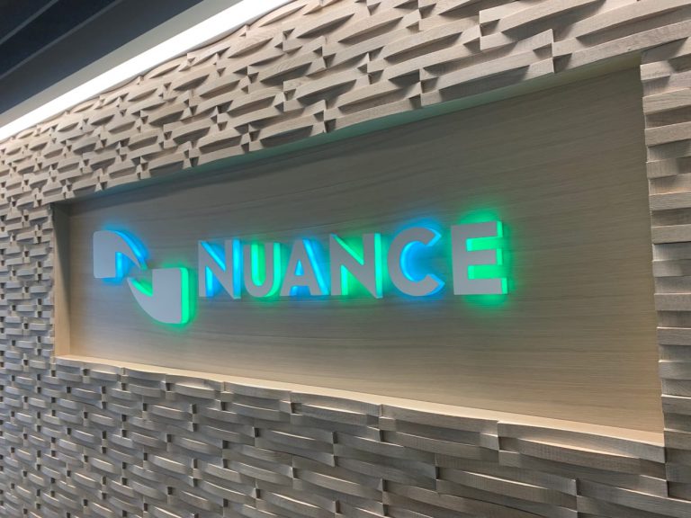 Microsoft annonce être le futur propriétaire de la société américaine Nuance, spécialisée dans la reconnaissance vocale