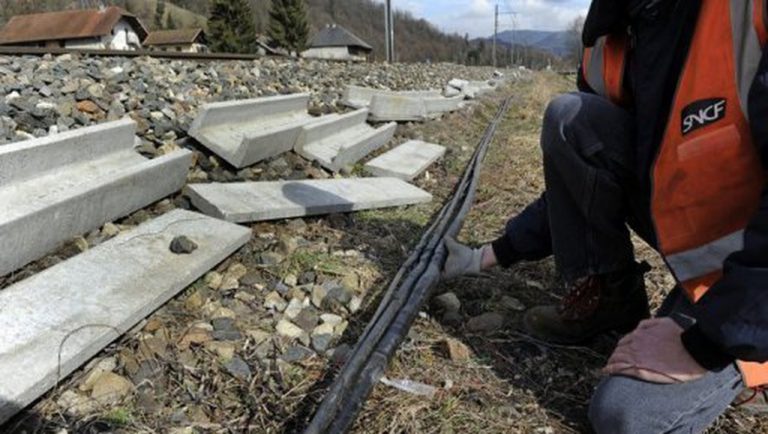 France : La SNCF, compagnie ferroviaire française, va lancer des offres commerciales ultra haut débit pour les opérateurs télécoms
