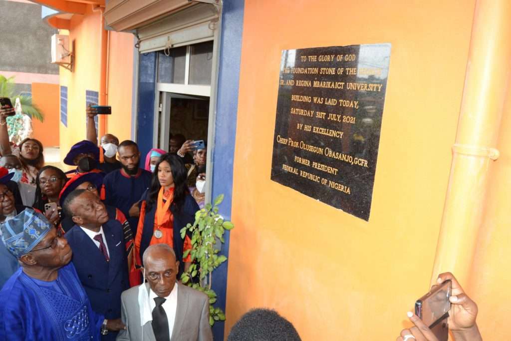 Cameroun : Les cinq sages conseils du président Olesegun Obasanjo aux jeunes diplômés de l’ ICT University