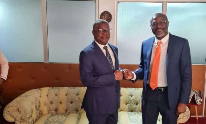 Cameroun : le Pr Philémon Zoo Zame demande à Patrick Benon d’améliorer la qualité des services d’Orange