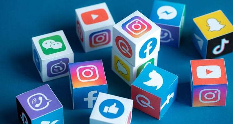 Facebook, Telegram, Twitter, WhatsApp… les néo-rings sociaux