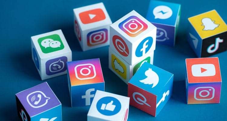 Facebook, Telegram, Twitter, WhatsApp… les néo-rings sociaux