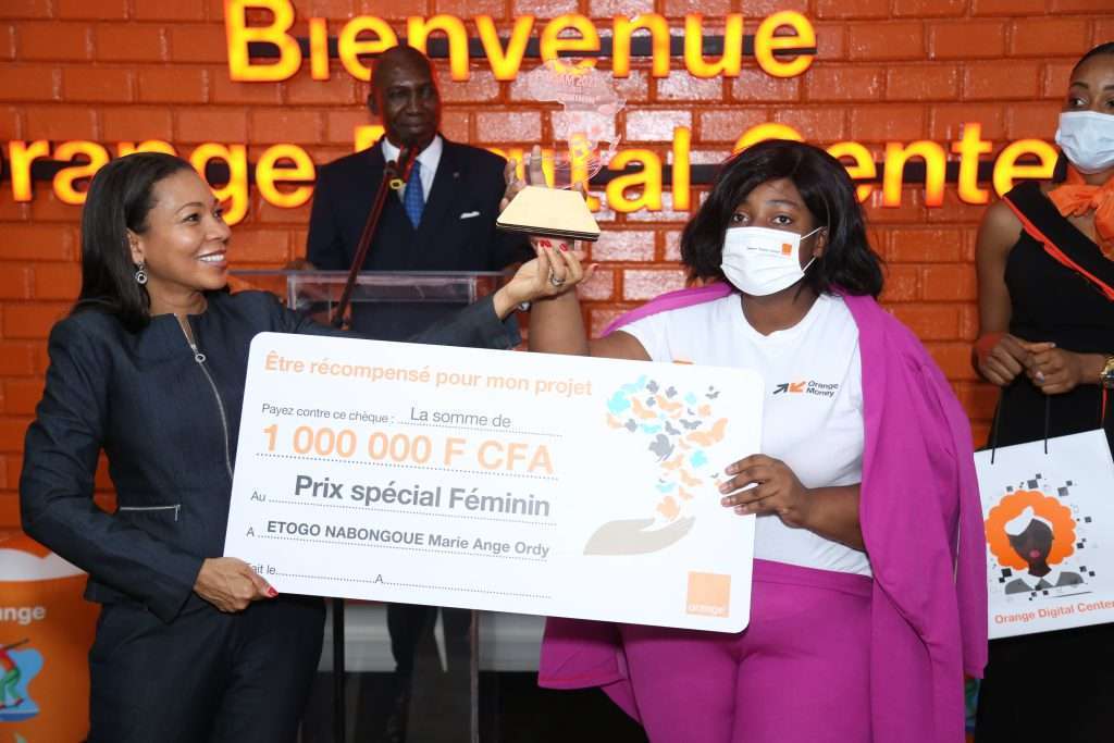 Avec Efoodsmarket, Etogo Nabongoue Marie Ange est l’heureuse gagnante du prix spécial féminin du POESAM 2021