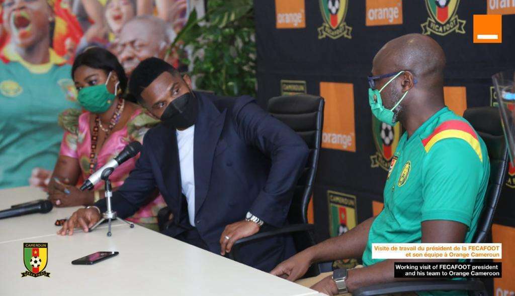 CAN Total Energies 2021 : En visite à Orange Cameroun, Samuel Eto’o prône  l’amour et de la paix