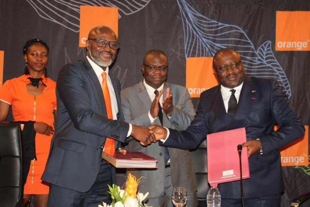 orange-cameroun-engage-a-former-la-future-generation-des-footballeurs-camerounais-avec-le-renouvellement-de-son-partenariat-avec-l’anafoot