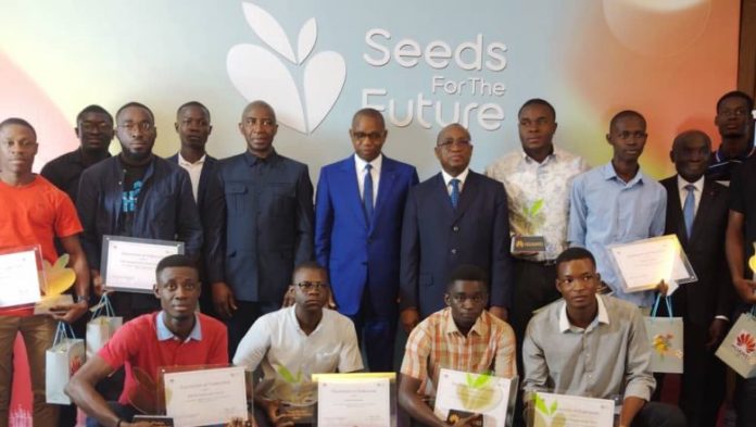 Côte d’Ivoire : Huawei s’engage à former 5 000 jeunes aux TIC d’ici 2025