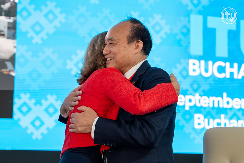 Voici l’Américaine Doreen Bogdan-Martin, première femme élue au poste de SG de l’UIT