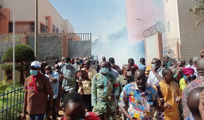 Burkina Faso : Après un mois de grève chez Moov Africa Burkina, les protestataires toujours interdits d’accès aux locaux