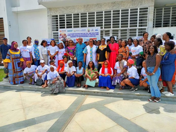 Côte d’Ivoire : 40 entrepreneures de l’informel et 10 lycéennes de la localité d’Abobo formées aux TIC
