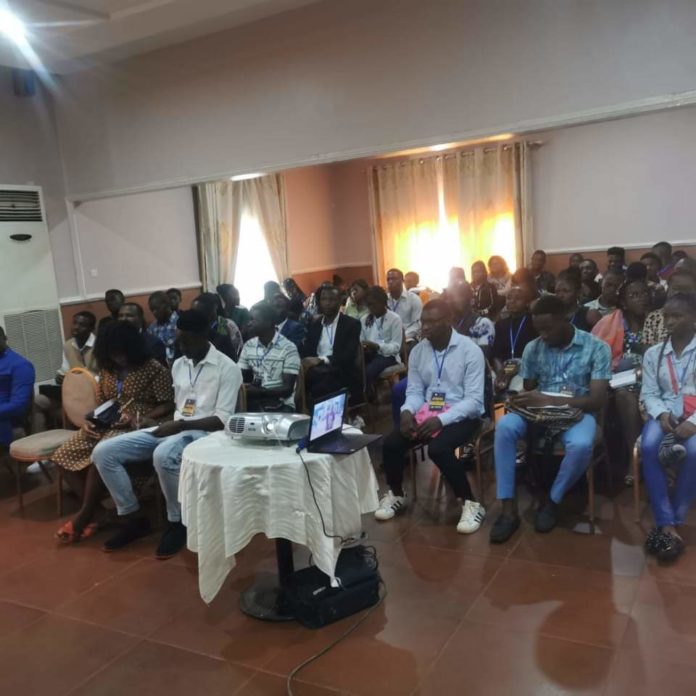 Cameroun : Des étudiants de la région de l’ Ouest formés au numérique et l’entreprenariat moderne.