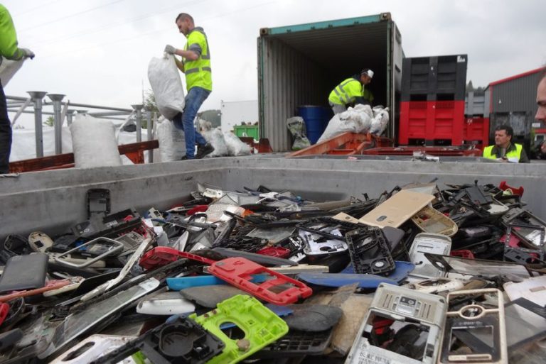 Téléphonie: 12 opérateurs, dont Orange, veulent recycler plus de 20% des smartphones inutilisés d’ici 2030