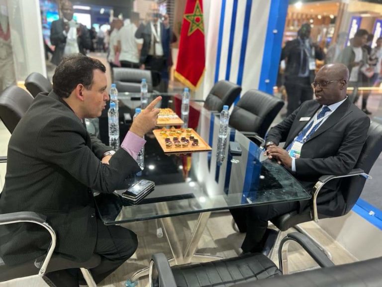 GITEX Africa 2023 : Entrevue entre Az-El-Arabe HASSIBI de l’ ANRT et Abdoul Karim Sall DG de l’ ARTP
