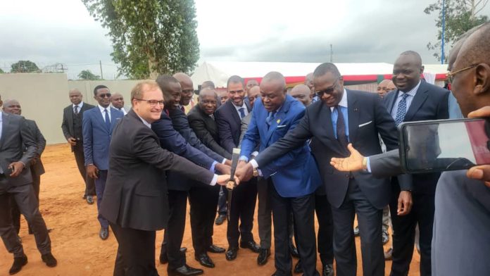 Congo : Léon-Juste Ibombo lance les travaux de construction de la 2e dorsale à fibre optique « 2 Africa »