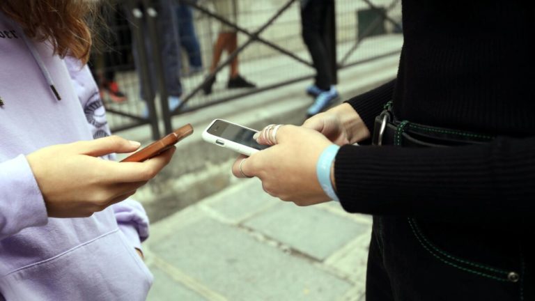 Maroc : les opérateurs de téléphonie mobile français offrent appels et SMS gratuits vers le pays touché par le séisme
