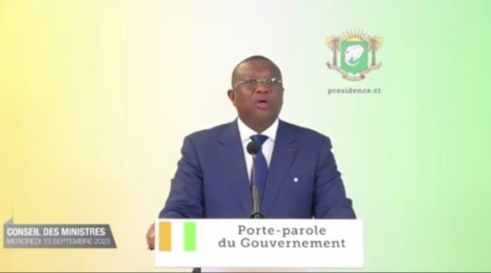Côte d’Ivoire : Anonymat sur les réseaux sociaux, le ministre de l’Économie numérique, Amadou Coulibaly, appelle à renforcer le cadre juridique