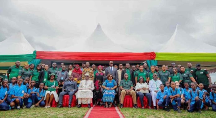 Cameroun : Le Minesec et IHS pour doter les 10 régions des centres numériques