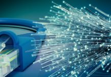 Fibre Optique, Argent Mobile et Cartes Menteuses : 5 Révélations sur la Révolution Numérique en Afrique