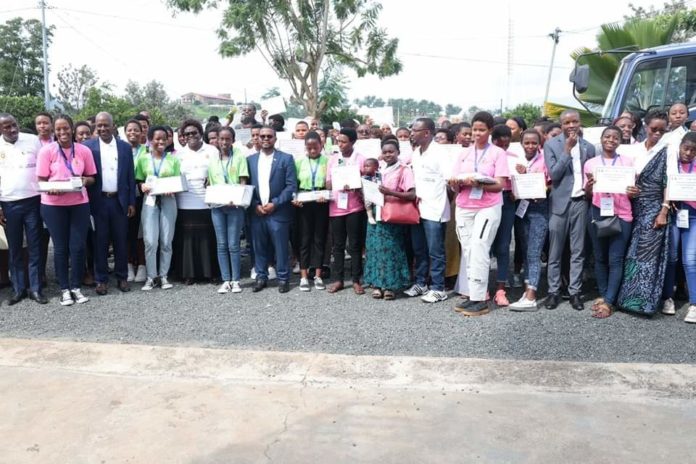 Burundi : 102 jeunes filles certifiées dans le cadre du projet « African Girls Can Code Initiative »
