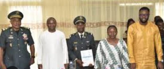 Cameroun : Un officier de l’ Armée, désormais Ingénieur en télécommunications, mention « Excellent «