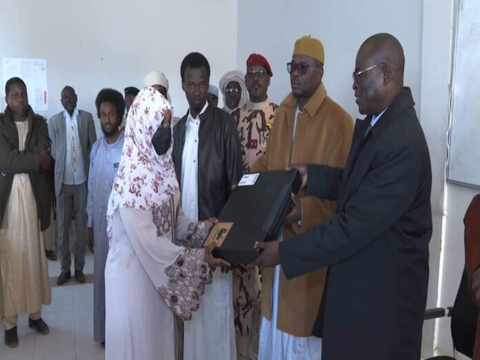 Tchad :  le ministre en charge du Numérique Boukar Michel dote les étudiants de l’Enastic de 120 ordinateurs