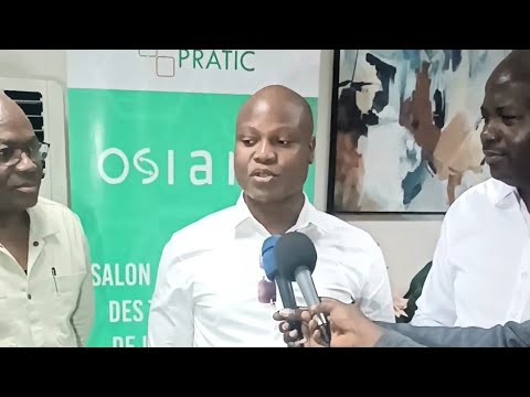 fulgence-menouho-de-cabalou-recoit-son-prix-et-remercie-osiane-[challenge-startup-bassin-du-congo]