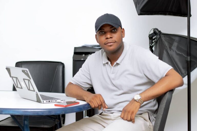 Pour Jacques Eone, le déficit en électricité et en accès à l’Internet plombe l’émergence de l’IA en Afrique