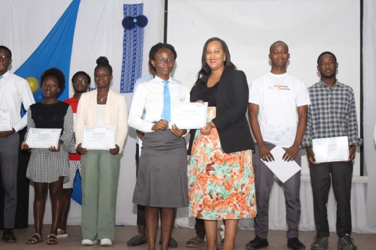 Côte d’ Ivoire : 152 étudiants de l’ Esatic reçoivent des certificats de Smart Africa en cybersécurité (cyberops)