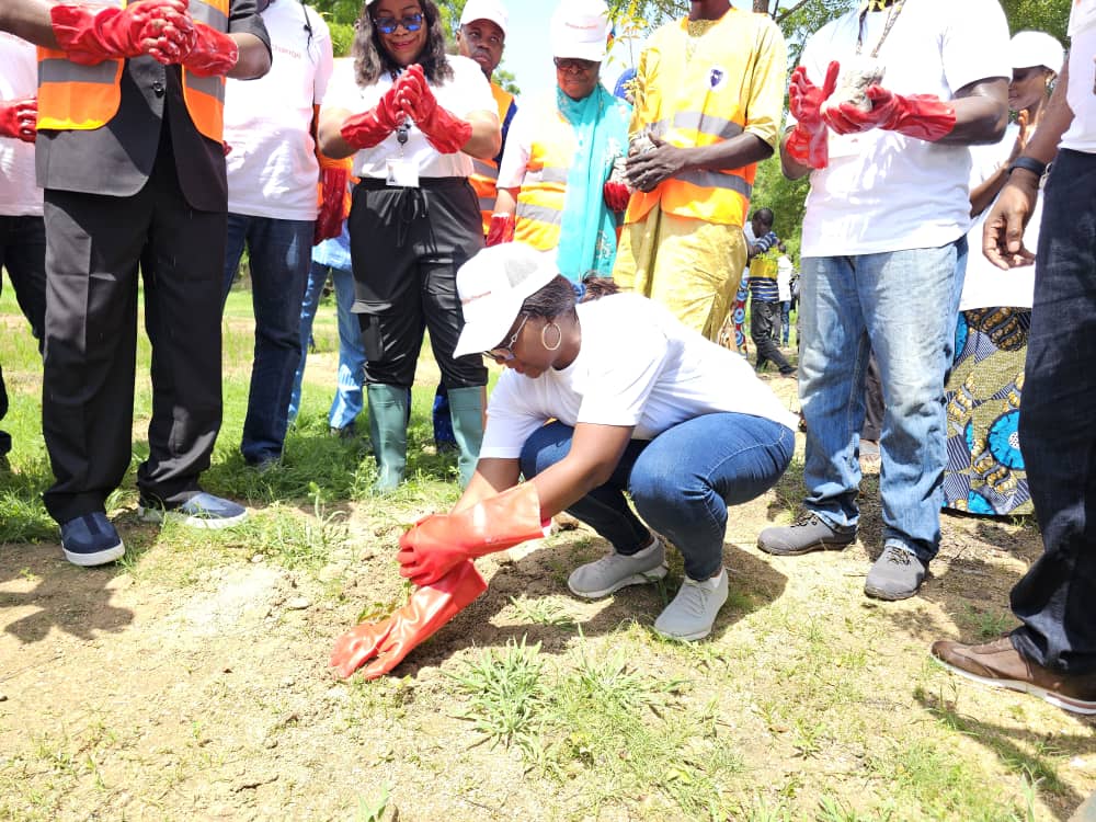 Orange Cameroun soutient la Mairie de Garoua II dans l’opération 5 000 arbres