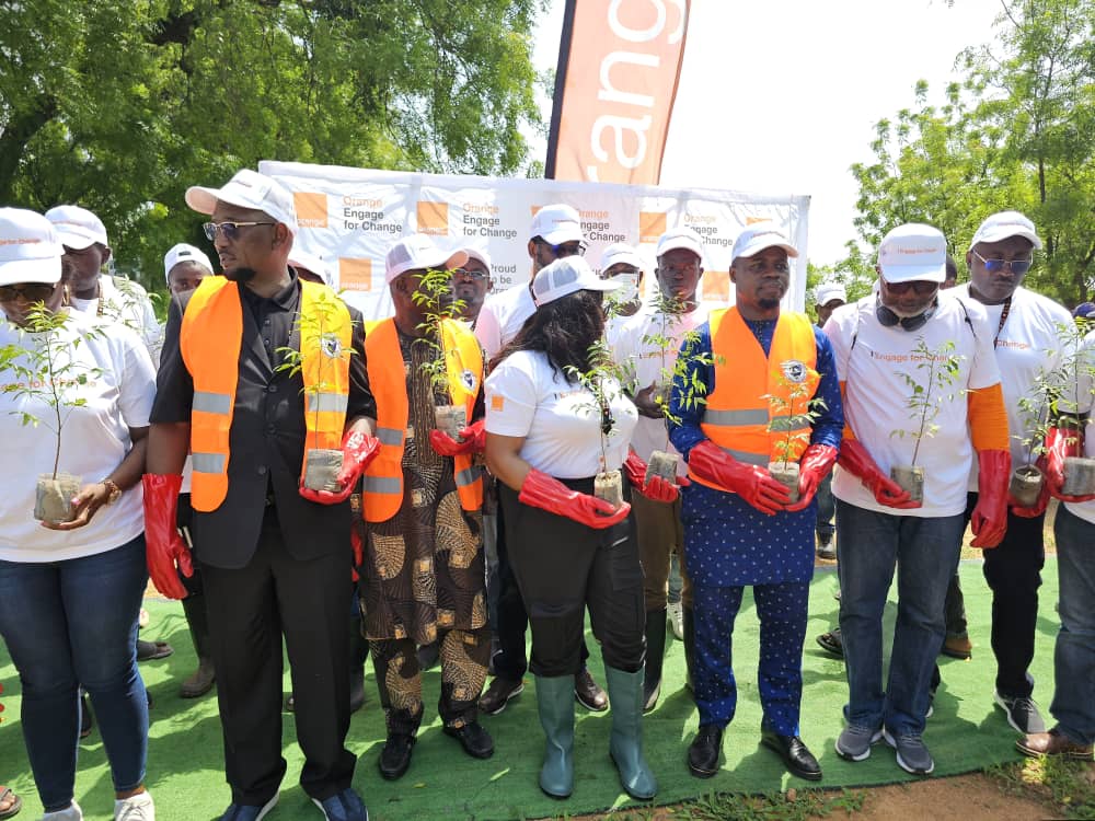 Orange Cameroun soutient la Mairie de Garoua II dans l’opération 5 000 arbres