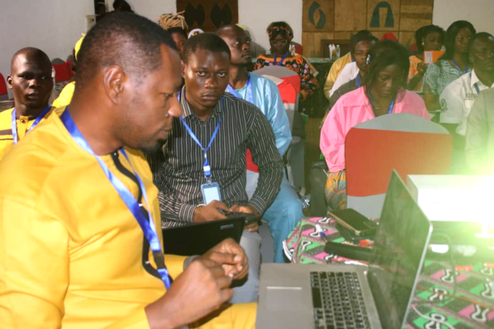 Cameroun : avec Media 4 Peace et l’UAR, ICT Media STRATEGIES forme des journalistes à l’usage des outils d’IA