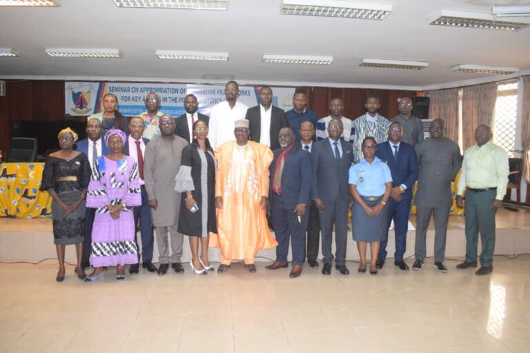 Cameroun : Le Minpostel organise un séminaire pour améliorer le service postal