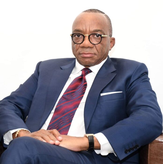 Célestin Tawamba : « les Pouvoirs Publics doivent opérer une mutation profonde de la politique relative au développement du numérique »