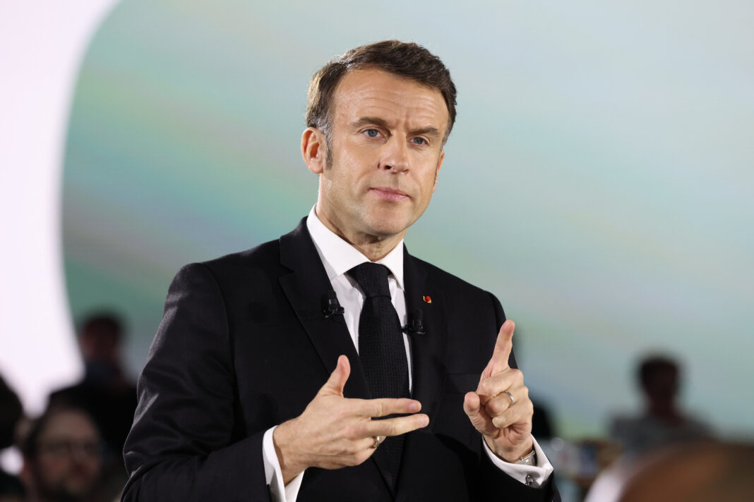 Macron s'enthousiasme