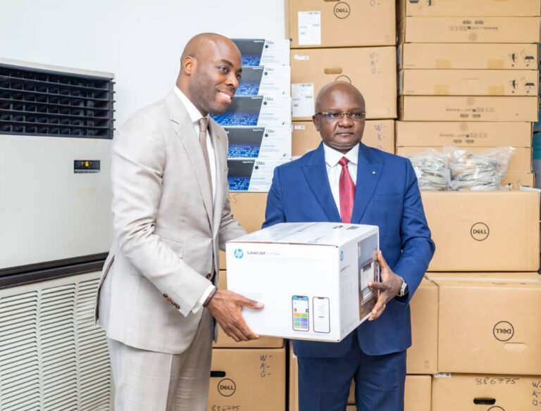 Gabon : Le gouvernement dote les hôpitaux d’ outils numériques  pour une meilleure prise en charge des patients