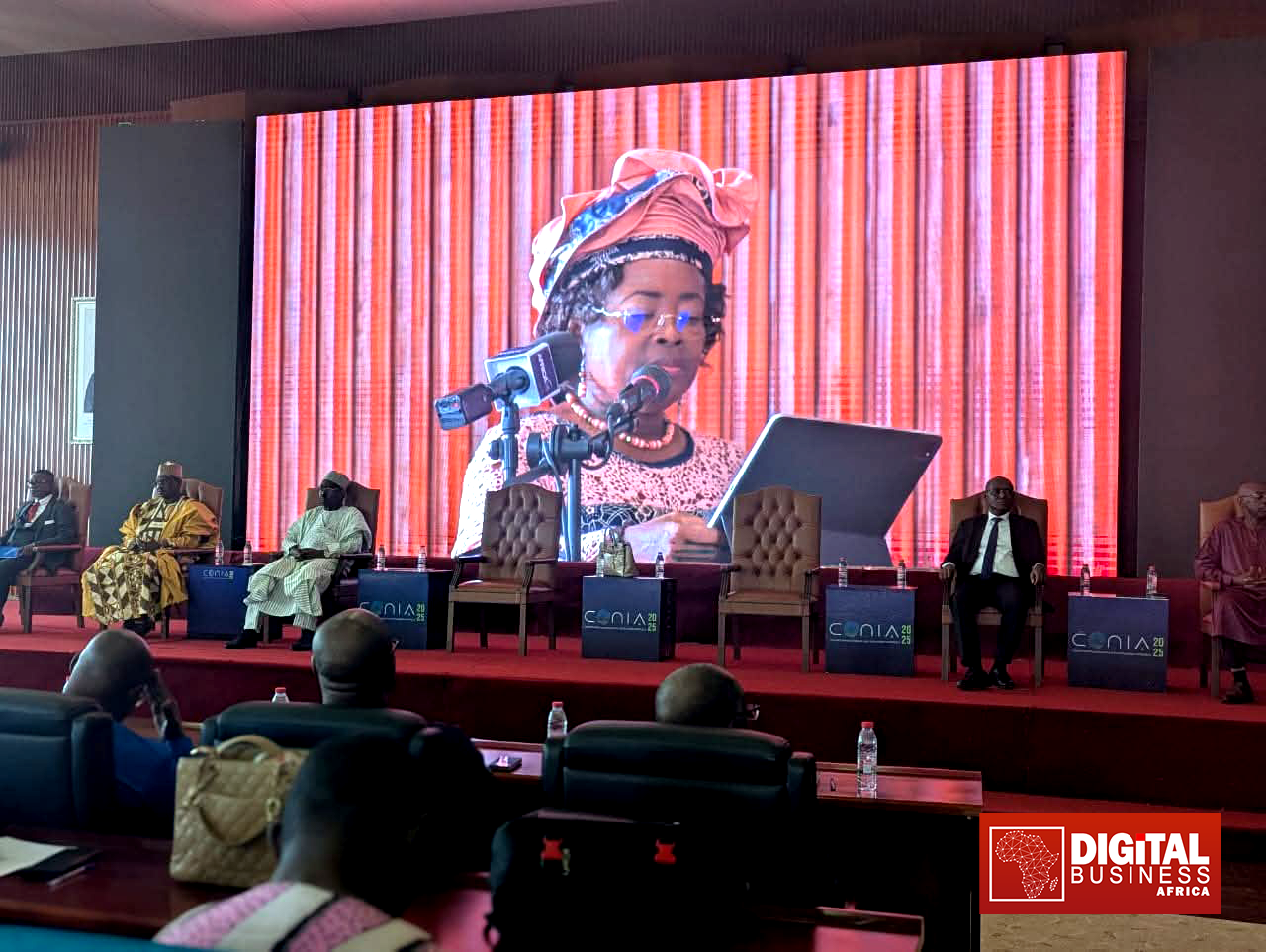 Minette Libom Li Likeng : « Le Cameroun est un pays plus ancien et compliqué. Mais, nous tenons le bon bout ! » [Vidéo]