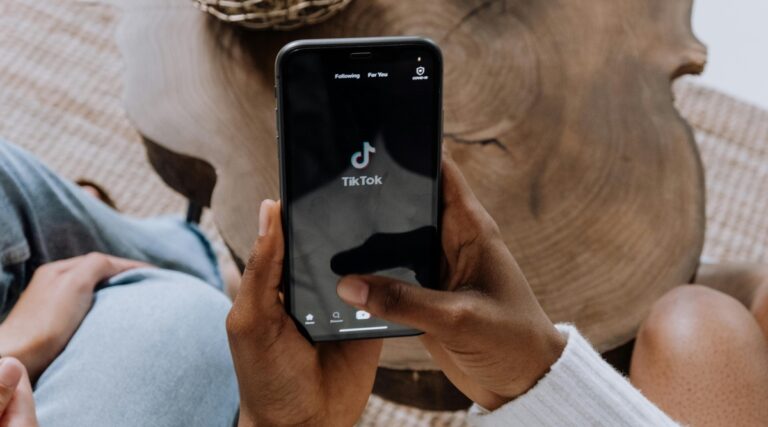 Restriction de TikTok en France, le pari fou de la commission d’enquête parlementaire [exemple pour l’Afrique ?]